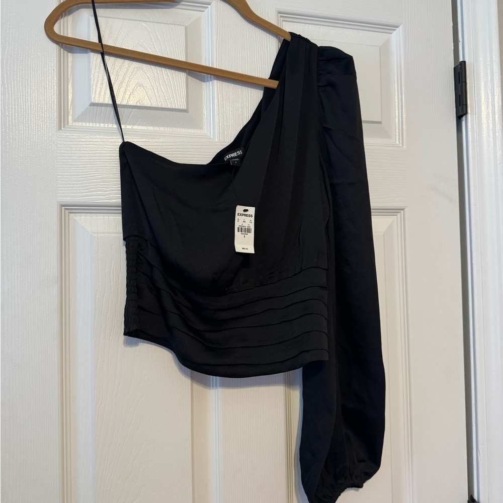 Black One-Shoulder Top